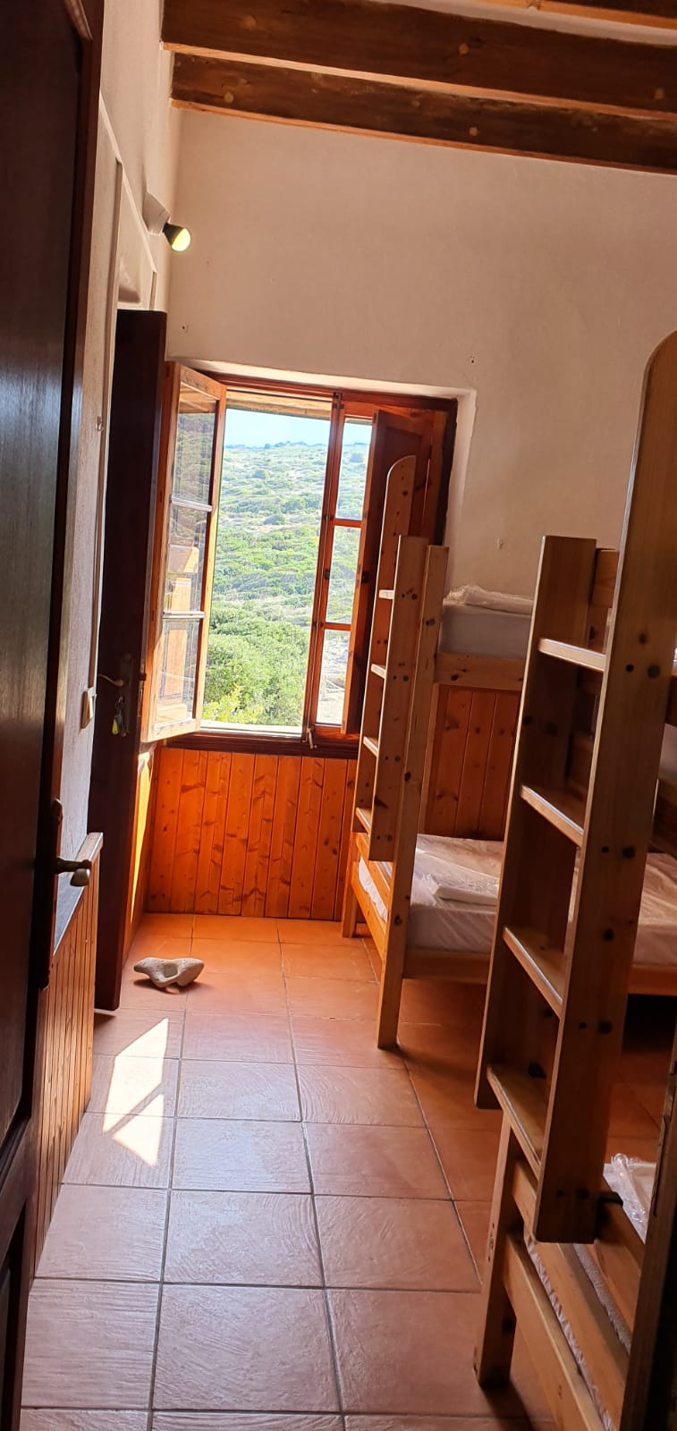 3. Habitaci&oacute; refugi Arenalet.JPG