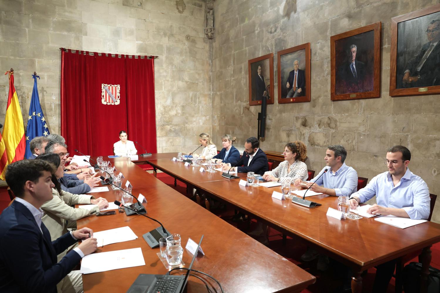 Imatge d'una de les reunions de la Mesa del Pacte per a la Sostenibilitat