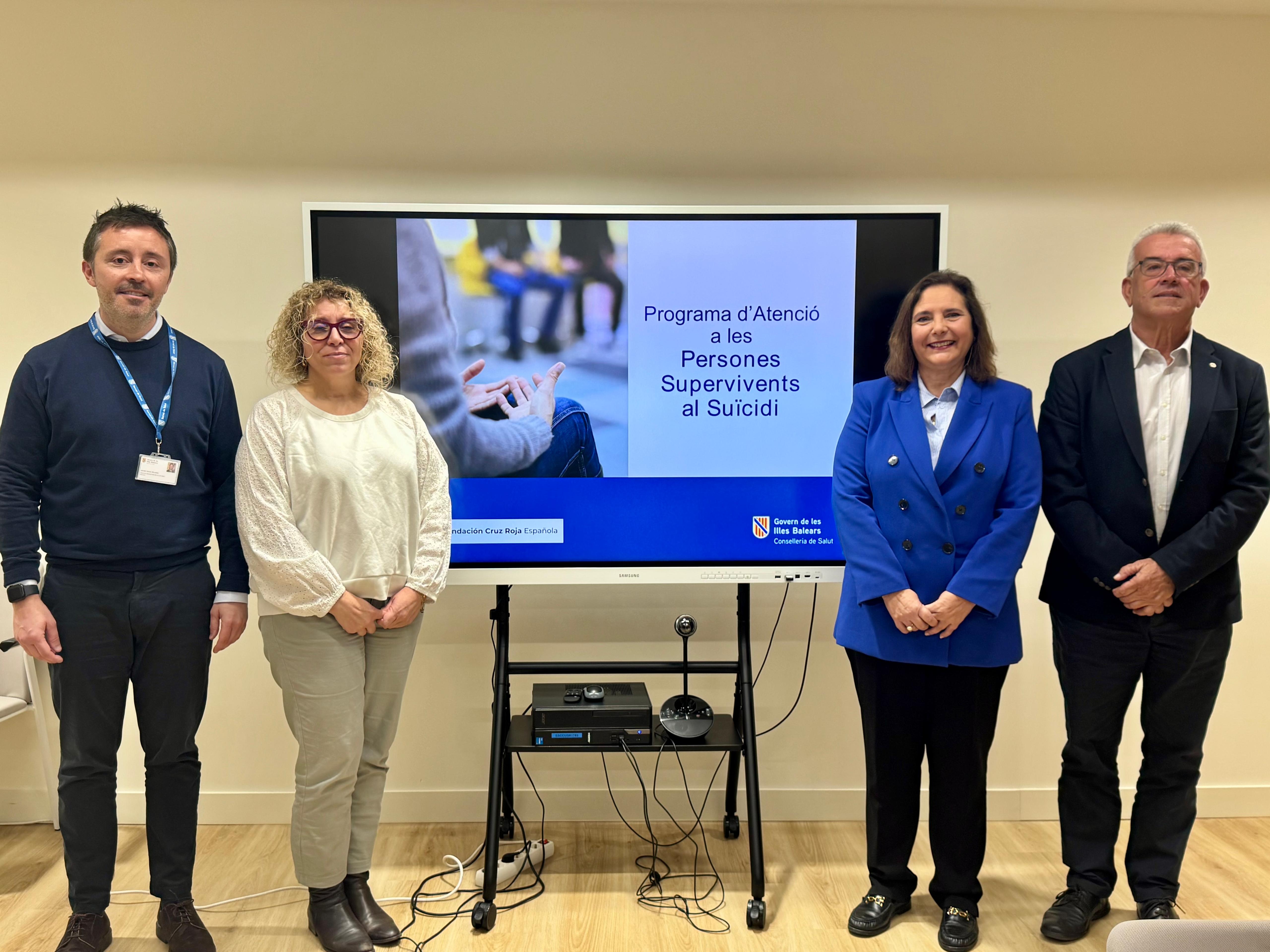 La consellera de Salut, Manuela García, i el president de la Creu Roja a les Illes Balears, Mateu Ballester