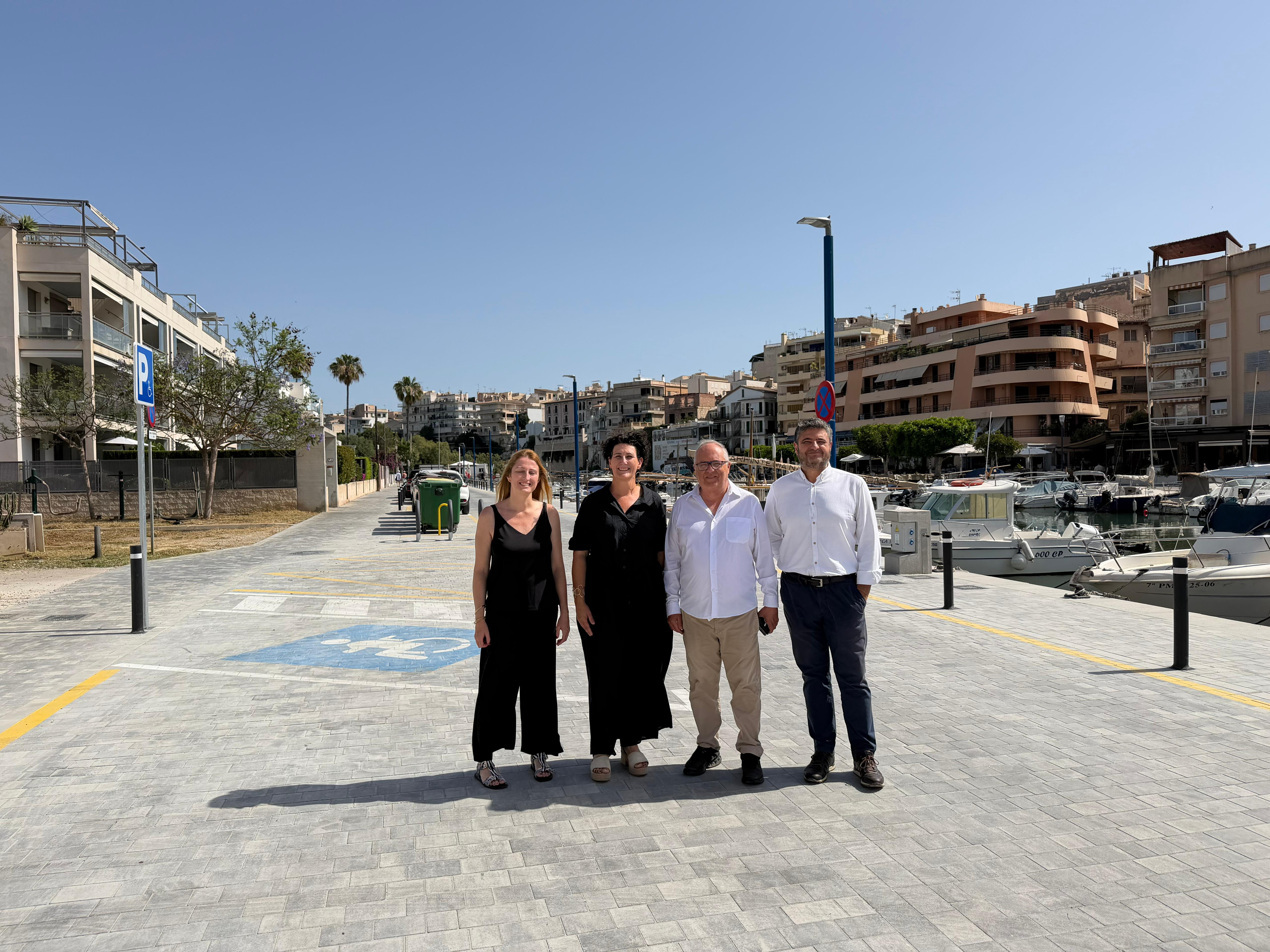 El director general de Ports i Transport Marítim i el gerent de PortsIB en la visita d'obres de rehabilitació al port de Porto Cristo