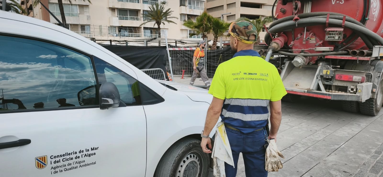 Operari del servei de depuració d’Eivissa i Formentera