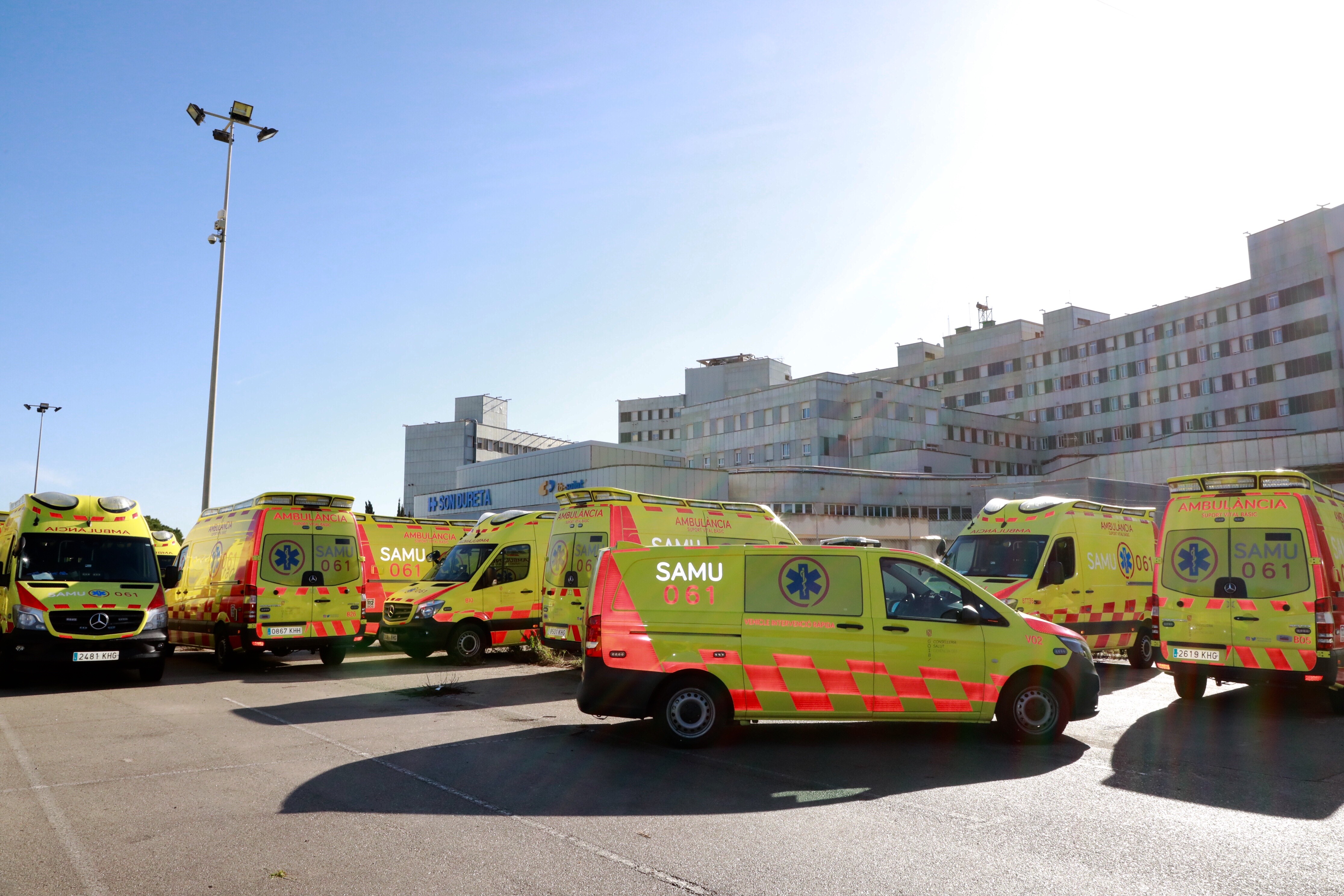 Vehicles del SAMU 061.