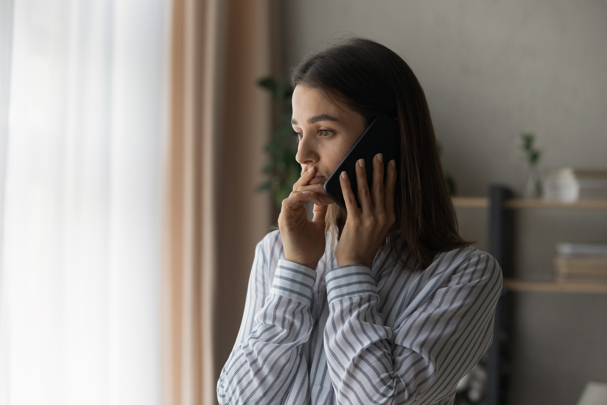 Dona al telèfon