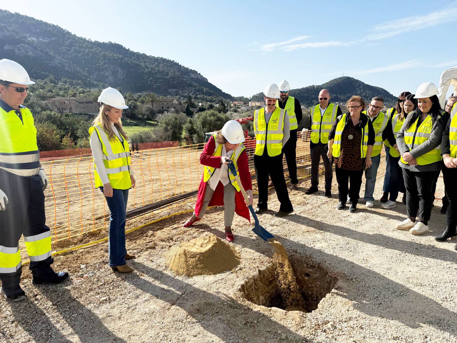 Primera pedra de la futura residència d'Andratx