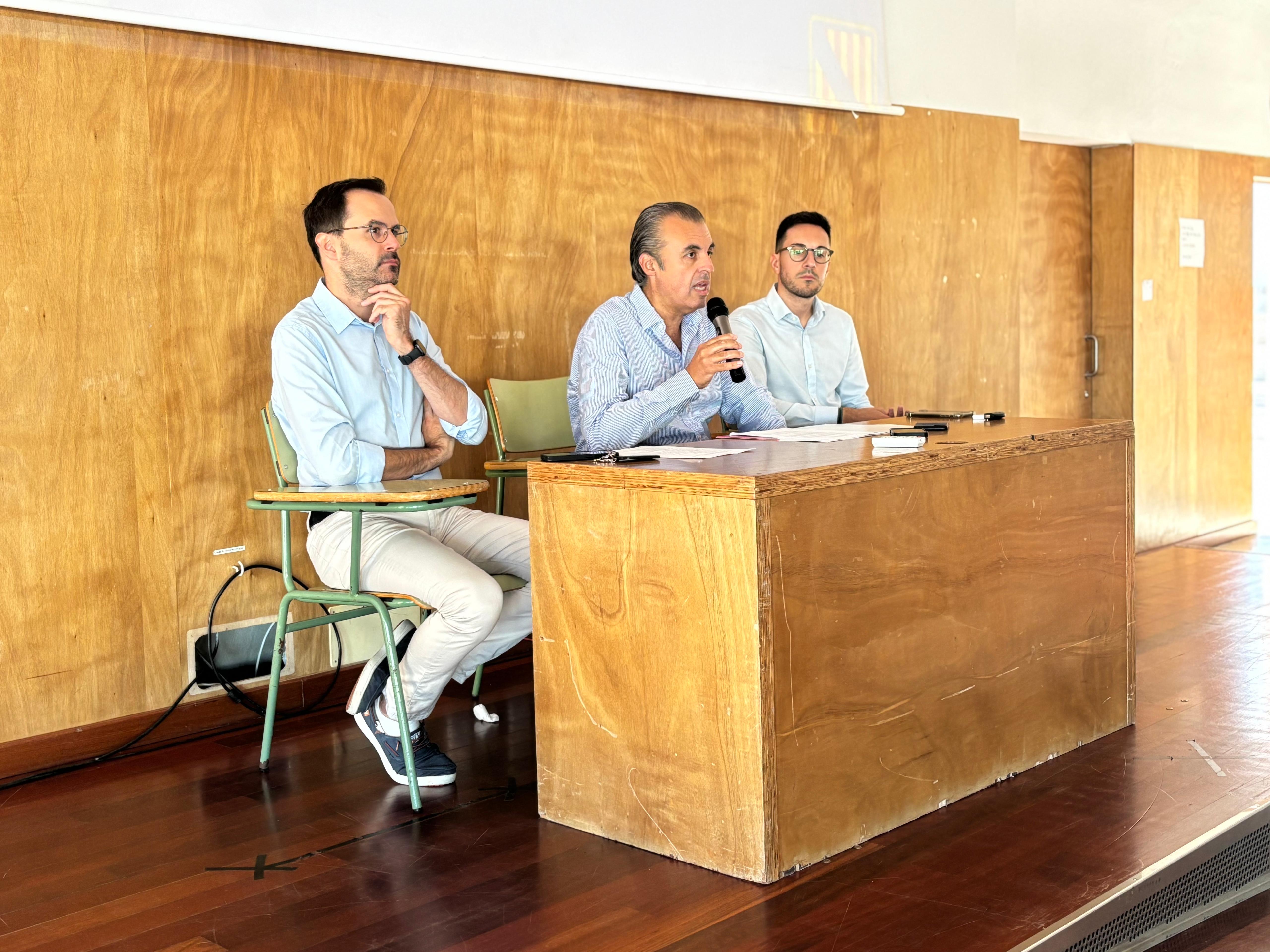 El conseller d’Educació i Universitats assisteix a les Jornades de Formació Professional a l’IES Cap de Llevant a Menorca