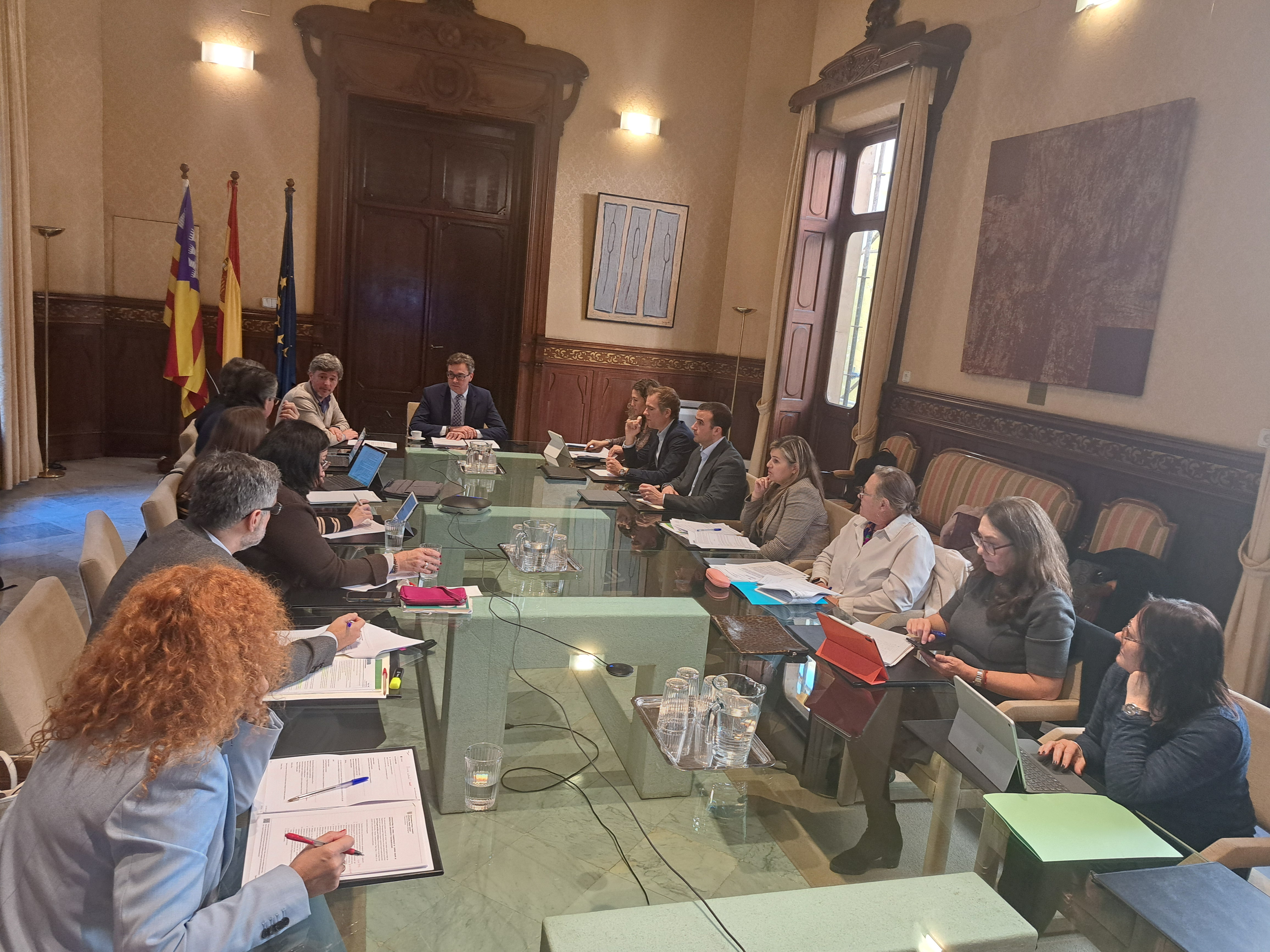 El videpresident Cosa ha presidit el primer Consell d'Administració d’IB Digital.