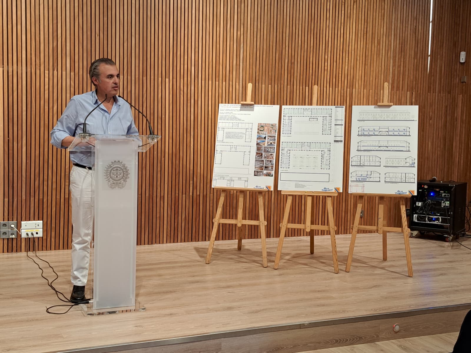 El conseller Vera el dia de la presentació del projecte de reforma.