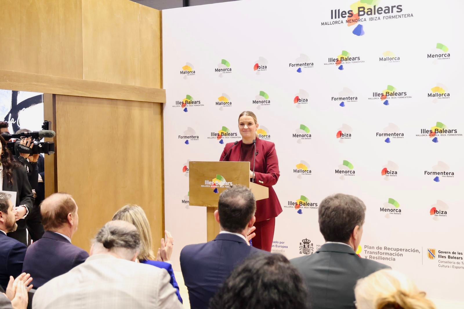 Margalida Prohens presenta «On batega la cultura» a FITUR. 