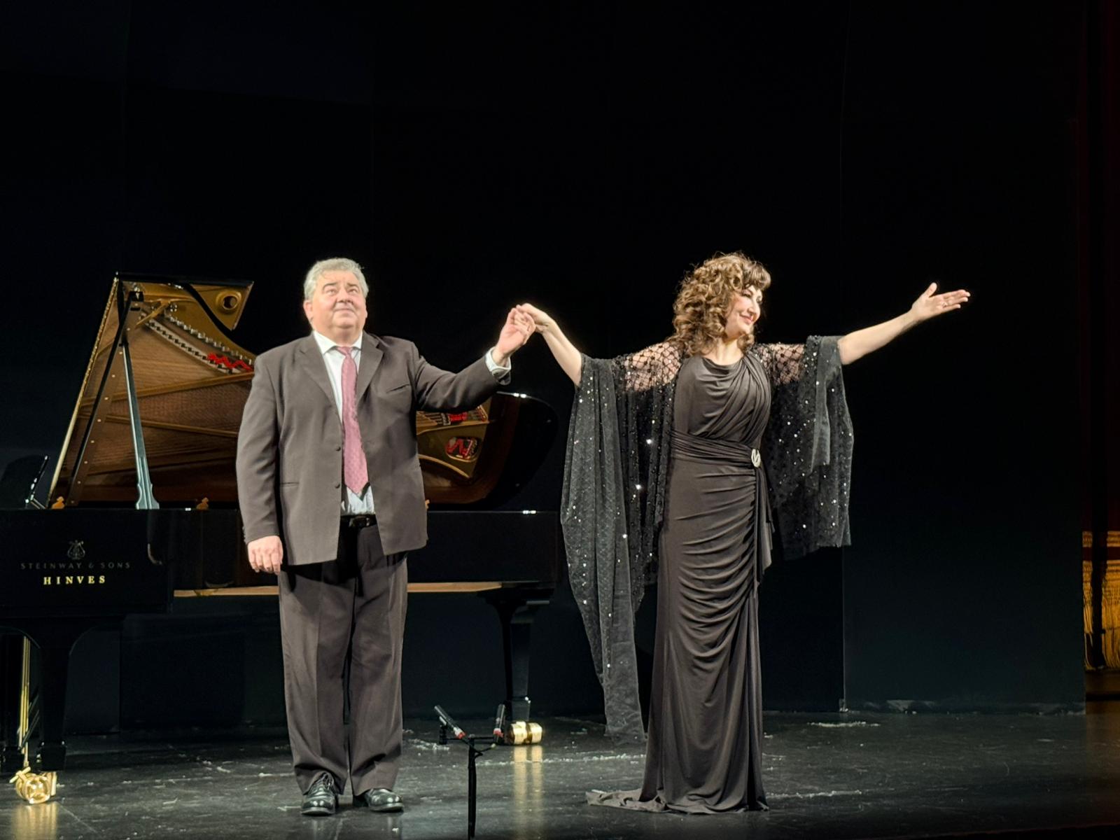 El conseller Antoni Vera assisteix al recital de la mezzosoprano María José Montiel i el pianista Miquel Estelrich al Teatro de la Zarzuela de Madrid
