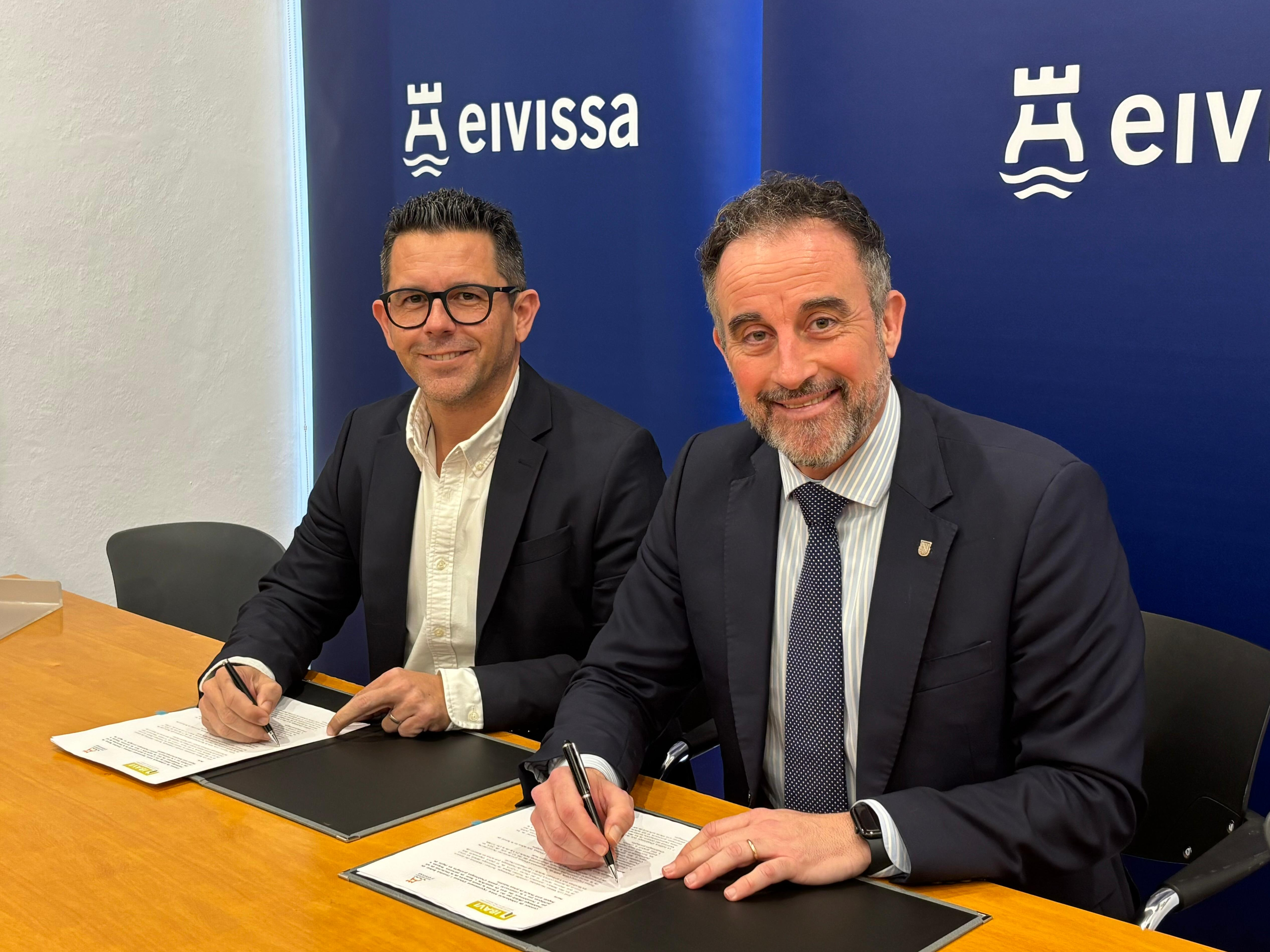 El batle d'Eivissa i el conseller d'Habitatge, Territori i Mobilitat del Govern  han presentat el projecte d'una de les noves promocions d'habitatge públic de l'IBAVI a la ciutat d'Eivissa.