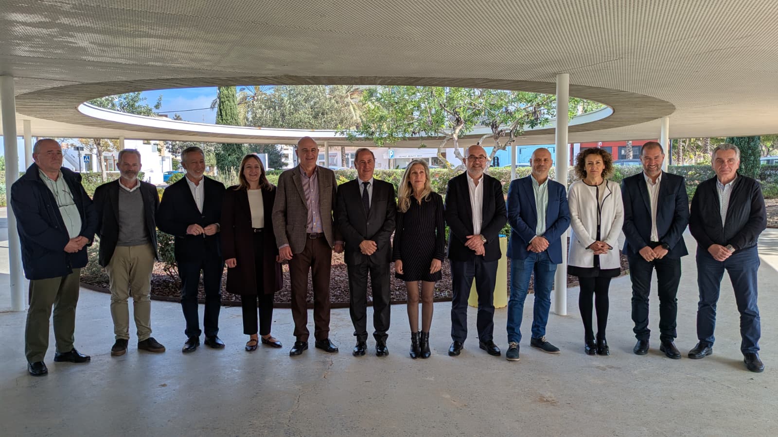 El conseller de la Mar i del Cicle de l’Aigua, Juan Manuel Lafuente, ha presentat avui a Santa Eulària des Riu, juntament amb el president del Consell Insular d’Eivissa, Vicent Marí, el conjunt de projectes per reforçar i modernitzar les infraestructures del cicle de l’aigua a Eivissa. 