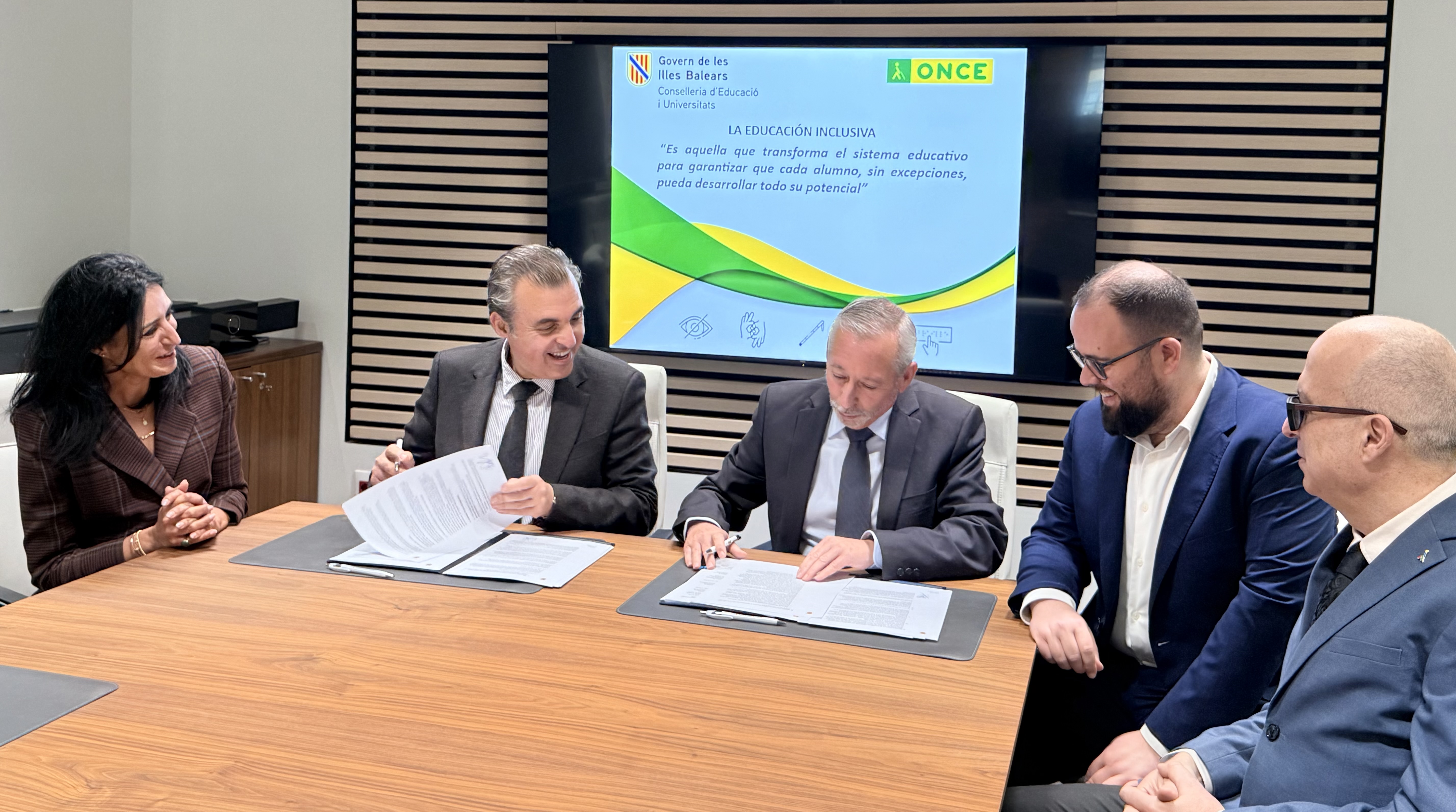Educació renova el conveni amb l’ONCE per reforçar l’atenció a l’alumnat amb discapacitat visual a les Illes Balears