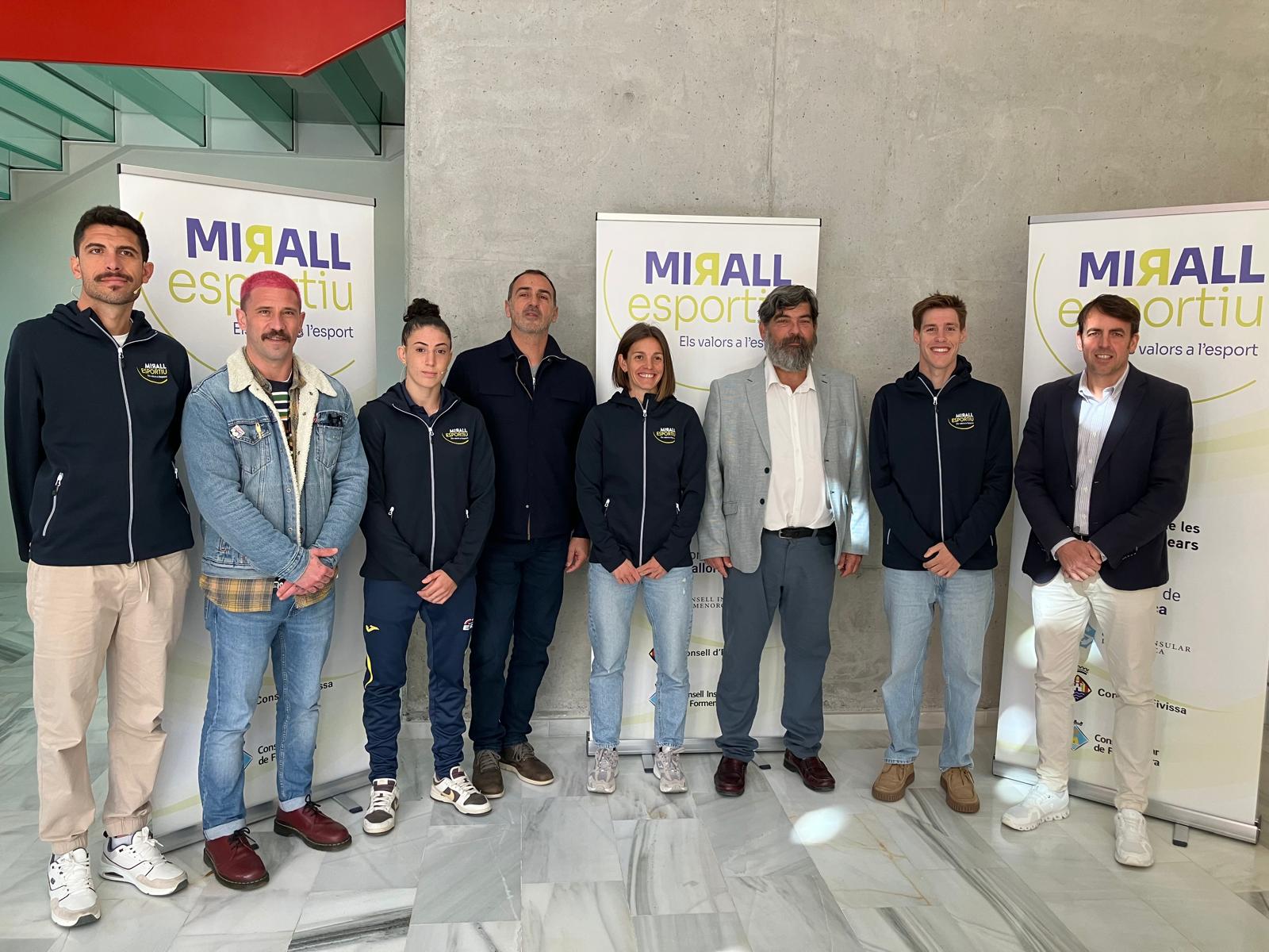 Fotografia de grup dels participants