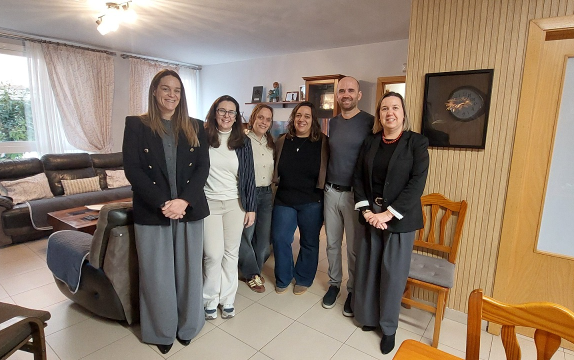 Visita a habitatge que l’entitat Amaranta destina a dones extutelades