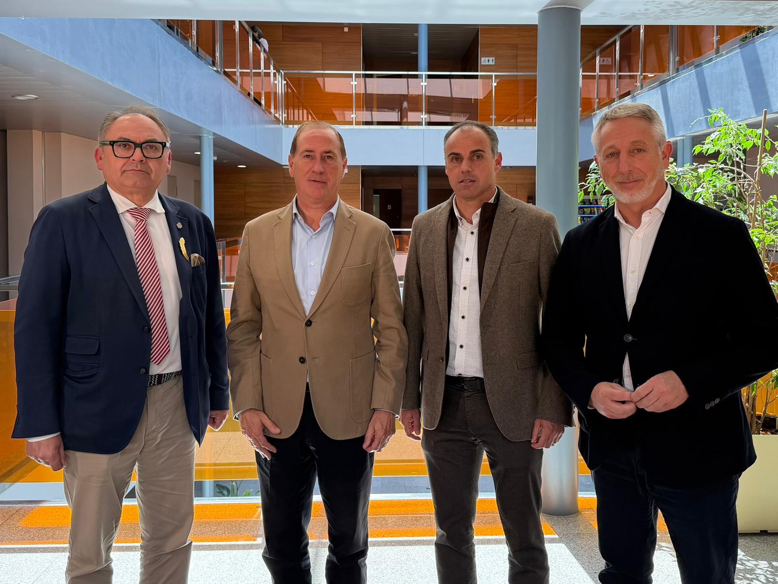 El conseller de la Mar i del Cicle de l’Aigua, els batles de Santa Margalida de Muro, i el director general de Recursos Hídrics.