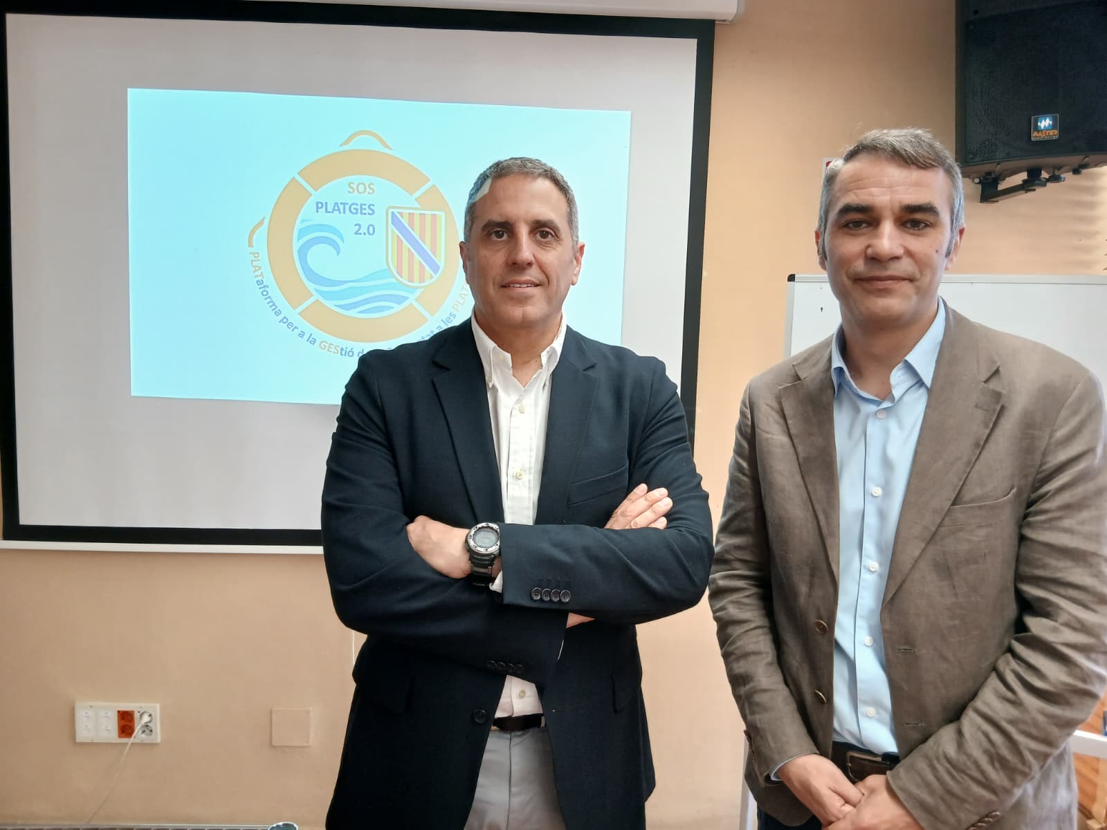 El director general d’Emergències i Interior, Pablo Gárriz , i el director general d’Innovació i Transformació Digital, Sebastián González.