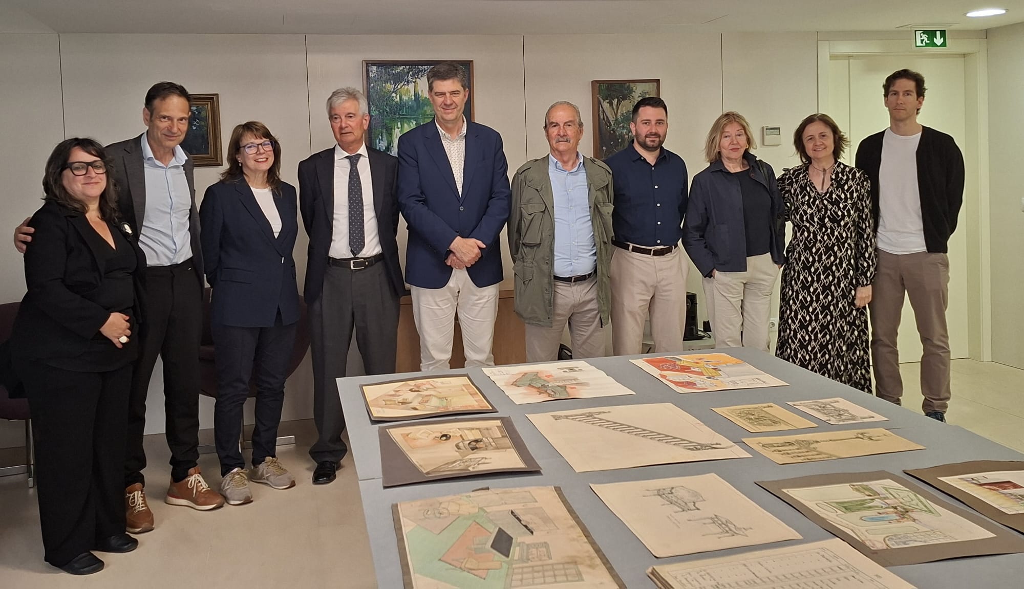 Fotografia de grup a l'Arxiu del Regne de Mallorca.