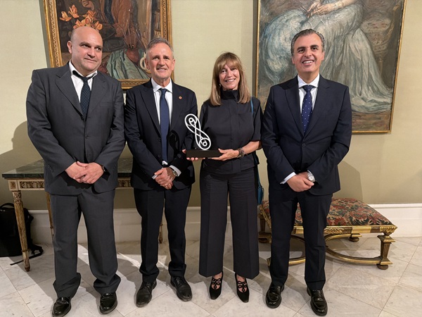 Ana Maria Traveset rep el Premi Nacional d’Investigació en Ciències i Tecnologies dels Recursos Naturals