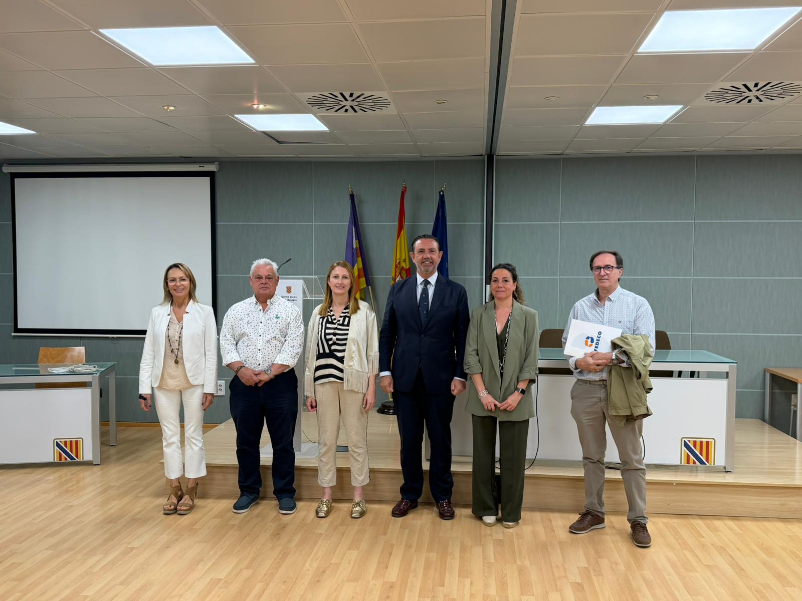 Presentació de la convocatòria de subvencions destinades a fomentar la modernització i la millora de la competitivitat de les petites empreses comercials detallistes