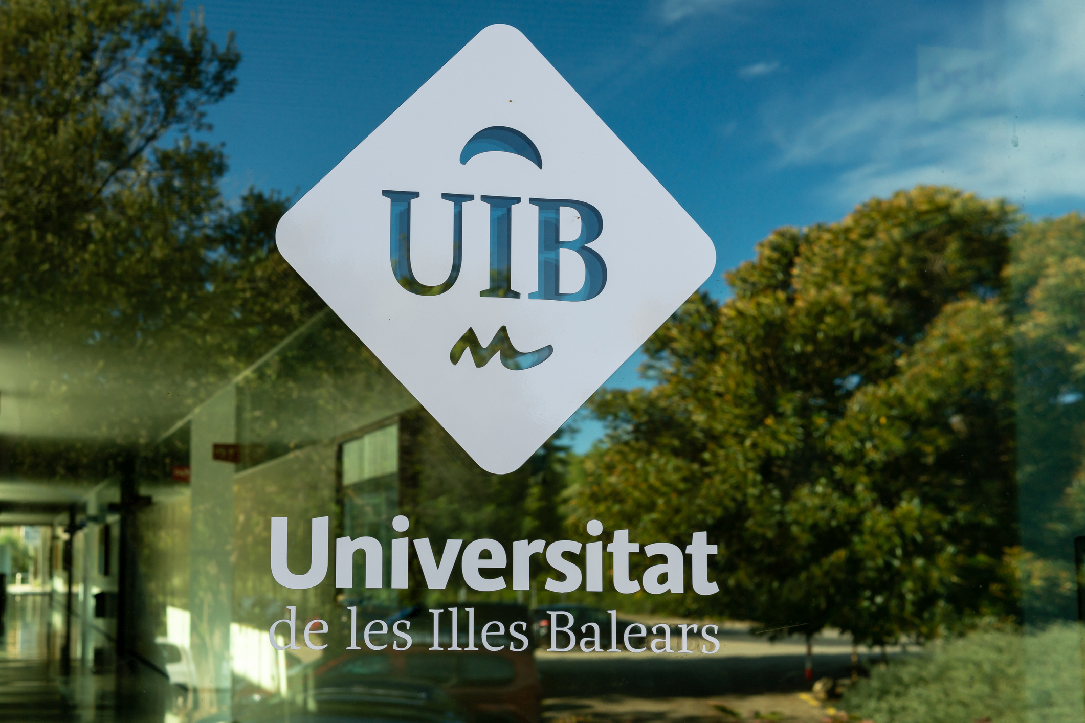 Logotip de la Universitat de les Illes Balears