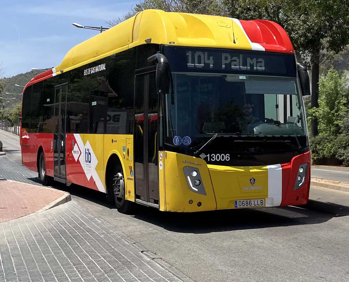 Un autobus del TIB de la línia 104.