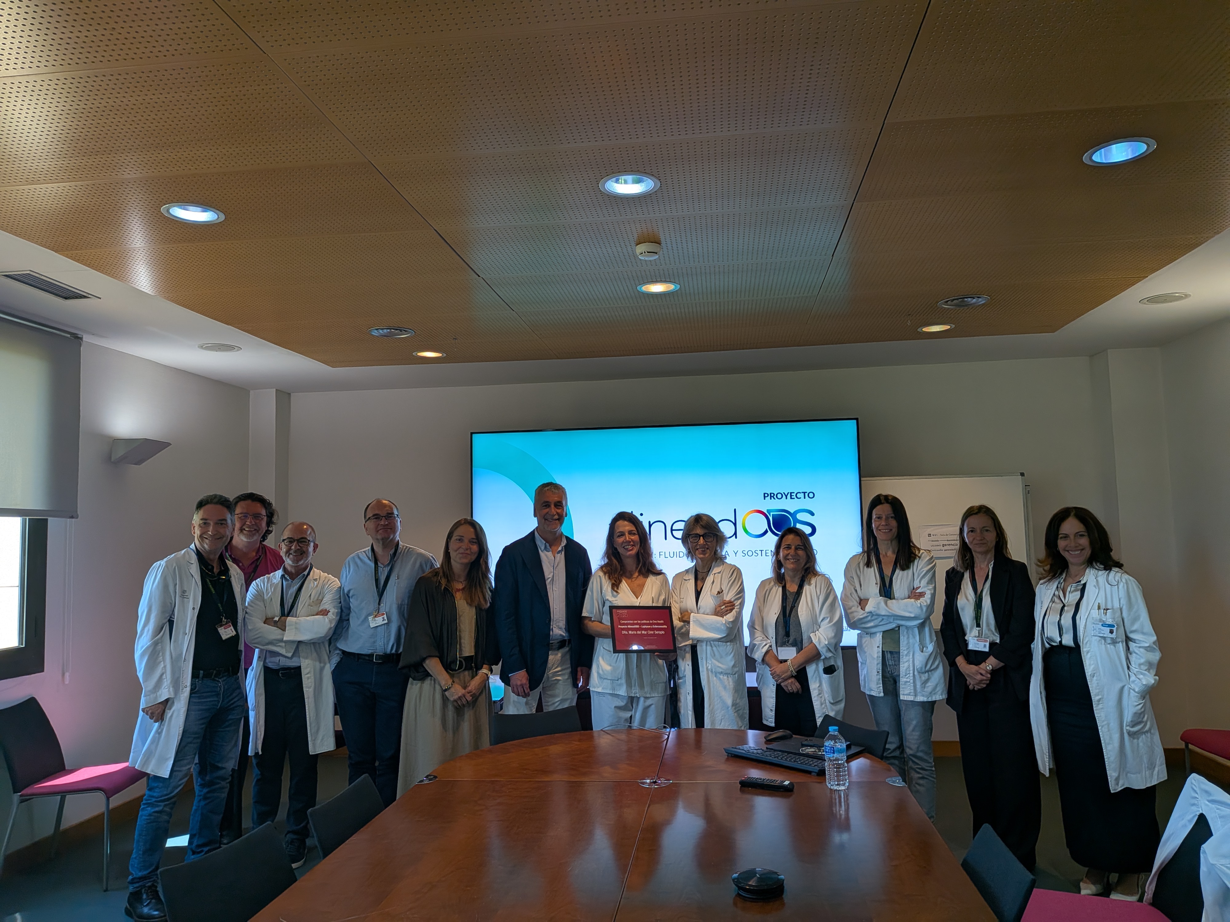 En el lliurament del diploma acreditatiu hi hagué representants de Laphysan, entitat que ha promogut el projecte #AlineadODS a tot el territori nacional