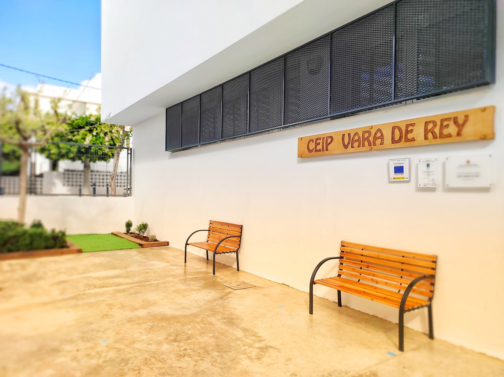 Façana del CEIP Vara de Rey d’Eivissa.
