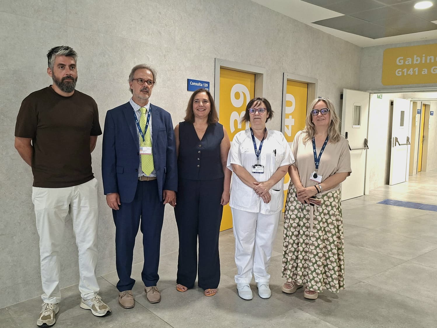 La consellera de Salut, Manuela García, visita el nou edifici ambulatori de l’Hospital de Manacor.