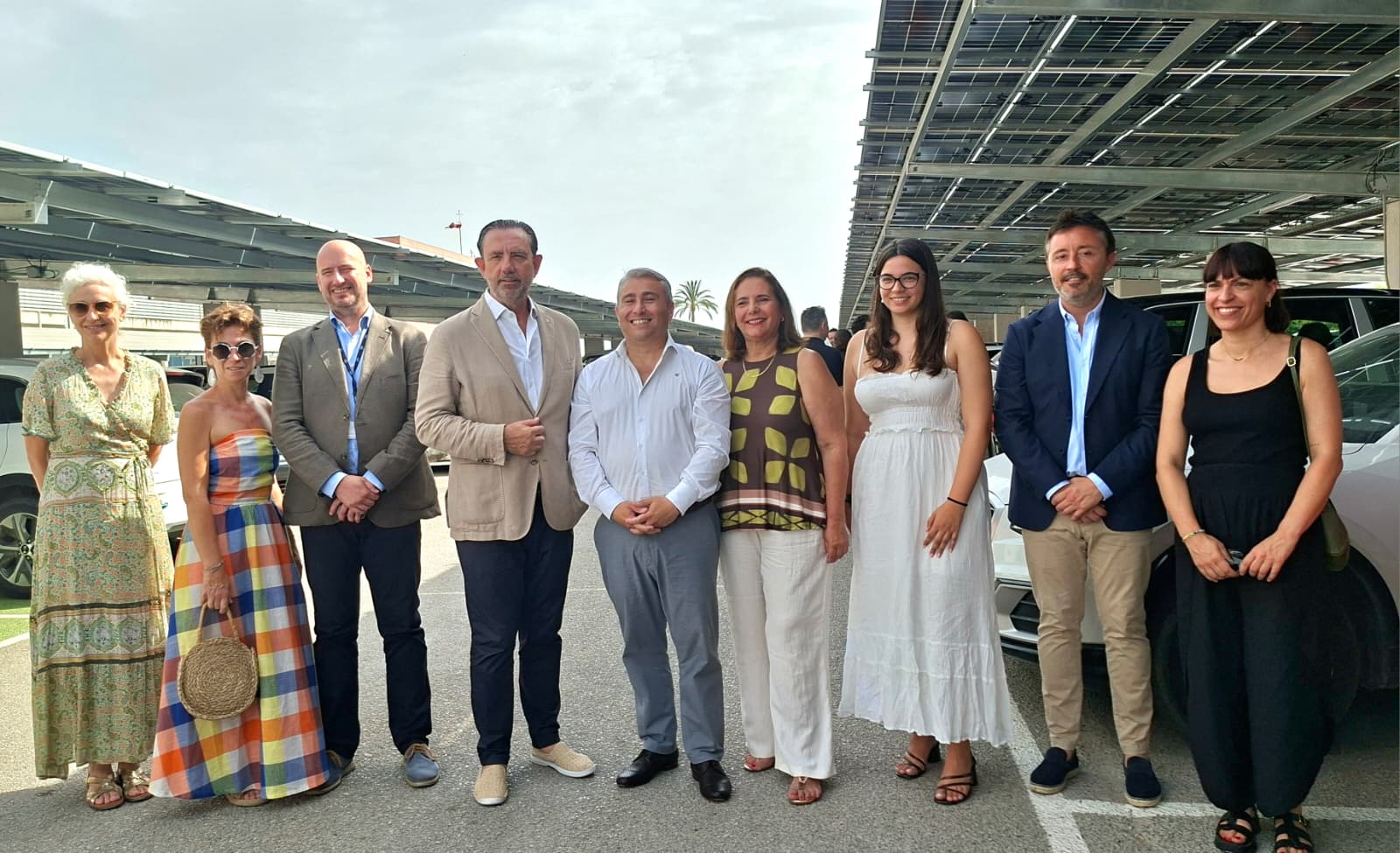 Les autoritats a la presentació de la finalització del nou pàrquing fotovoltaic de l'Hospital d'Inca