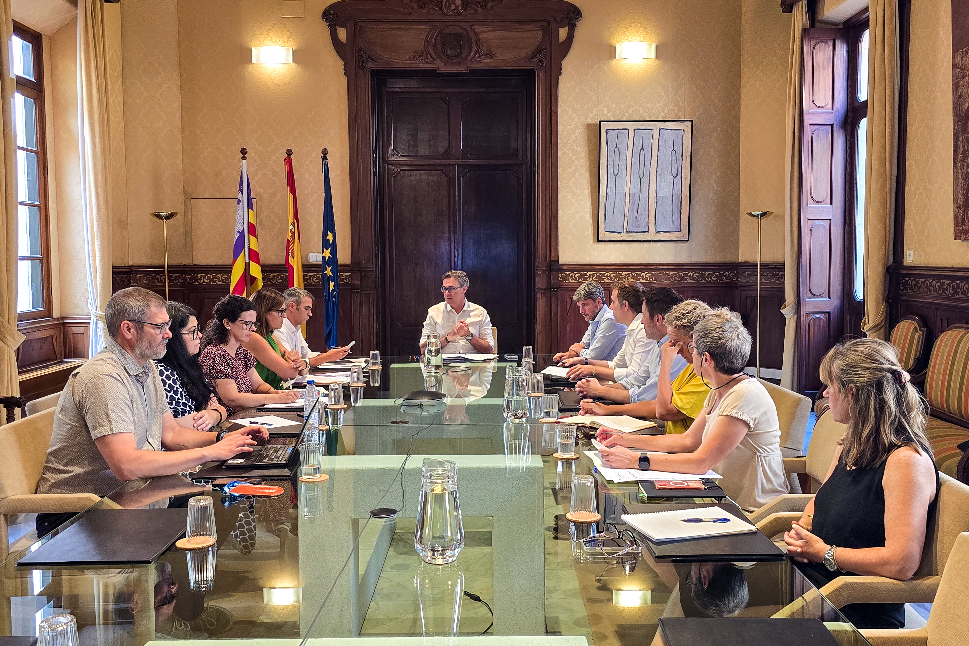 Reunió en què s'ha constituït la Comissió de la Dada.