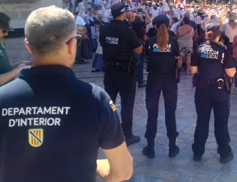 Membres del dispositiu de seguretat de les Festes de la Mare de Déu de Gràcia de Maó.
